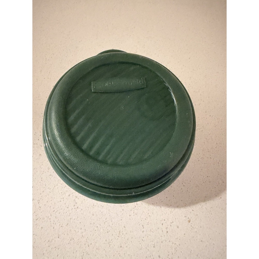 Rubbermaid Vintage Servin' Saver #6 Bowls With Green Lids